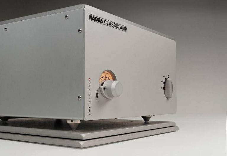 Nagra_Classic_Amp_lowangle